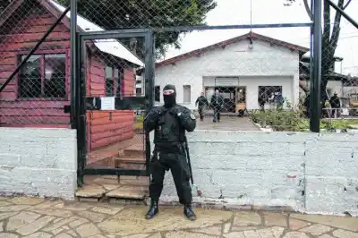 El hacinamiento en las cárceles rionegrinas ya es récord histórico y el gobierno admite que no tiene solución a la vista