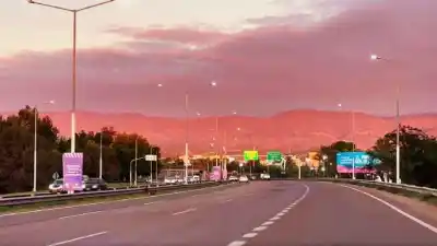 El tiempo en Mendoza: viento Zonda y nevadas marcan el inicio de semana