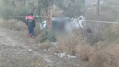 Perdió el control y terminó en un desagüe: dos muertos en Ruta 20