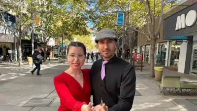 Bailan en la Peatonal de San Juan para cumplir un sueño: la historia de la pareja que quiere llegar al Mundial de Tango