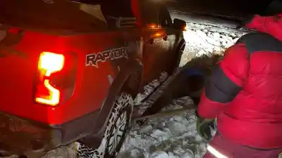 La nieve los atrapó en la Puna: el rescate de dos camionetas que nadie esperaba