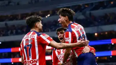 En tiempo de descuento: el gol que desató la locura en Guadalajara