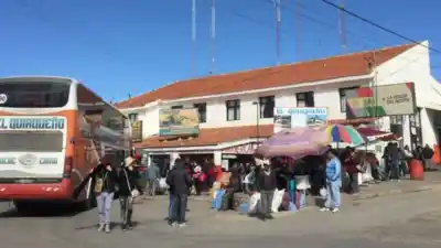 Un choque entre dos colectivos en la terminal de La Quiaca dejó imágenes impactantes