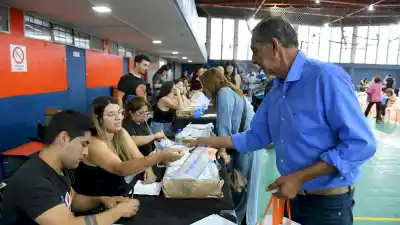 Extienden un día más la entrega del Boleto Gratuito para jubilados en el Complejo Belgrano