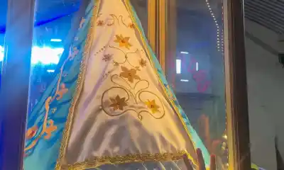 Devoción a prueba de lluvia: fieles peregrinaron hacia el santuario de la Virgen del Valle