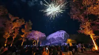 La noche que la Gruta de Lourdes se iluminó: el mapping que emocionó a cientos de fieles