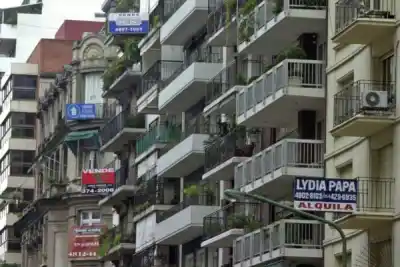 Martilleros bonaerenses lanzan una alerta: el mercado inmobiliario está estancado y los precios podrían caer