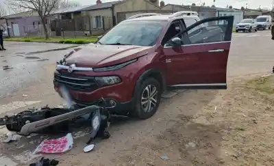 Chocó contra una camioneta en General Pico y salió despedido: lo que encontraron los médicos