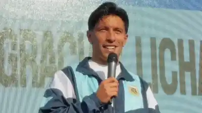 El emotivo regreso de Lisandro Martínez a Gualeguay: la ciudad lo recibió como un héroe