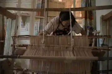 Tejedora de 50 años que casi no tiene herederos: su arte llegó a la Rural de Palermo