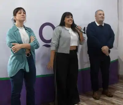 Una promesa que se hace realidad: 20 nuevas cuadras de asfalto para el barrio Santos Vega con fondos propios