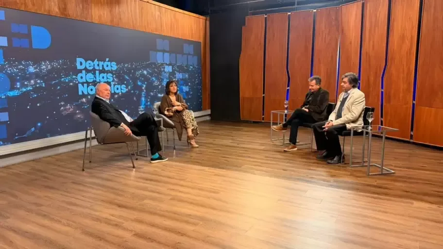 Autoridades de la Universidad Nacional de Jujuy en el piso de Detrás de las Noticias