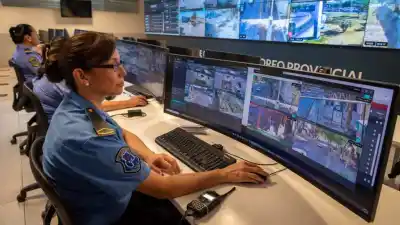 Cámaras del CEO detectaron todo: dos detenidos y un auto con pedido de captura