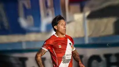 Deportivo Maipú perdió sobre el final con un polémico penal y una expulsión que desató la furia de Enzo Pérez