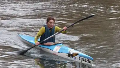 Bajo la lluvia y el frío: los nuevos reyes del Triatlón de Invierno de Cervantes