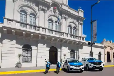 Saltó por los fondos y escapó de un allanamiento, pero horas después cayó en un cerrojo policial