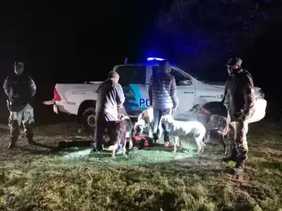 Lo que encontraron en la Reserva de Mar Chiquita: sangre, perros heridos y una campera sospechosa