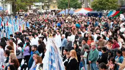 Con promesas de obras y un emotivo acto, Fernández celebró sus 136 años de historia