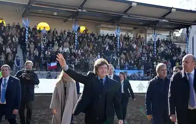Milei promete eliminar retenciones, pero sin fecha: el campo espera