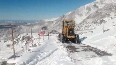 Alerta naranja y amarilla: la nieve y el Zonda no dan tregua en Mendoza