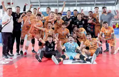 El clásico tucumano fue para Monteros Vóley, que se enfrentará a Ciudad Vóley en semis