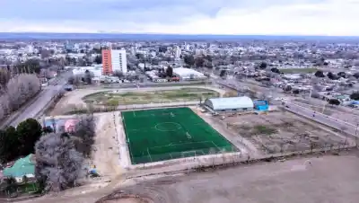 El megaplan que transforma un barrio de Roca: pista de BMX, nueva pileta y el cuarto polideportivo