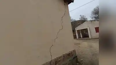 El drama de una escuela de 155 años en la Puna: frío extremo, grietas y sin agua caliente