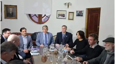 Paritaria en Santa Fe: aceptación de tres gremios y un paro docente que promete ser masivo