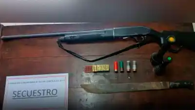 La denuncia de su expareja lo delató: huyó al monte con una escopeta pero la Policía lo encontró