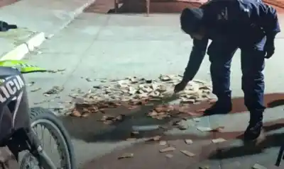 Misterio en Aguilares: hallaron una caja con dinero quemado frente a una iglesia