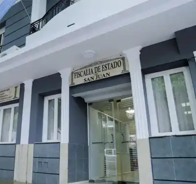 Apareció un objeto sospechoso frente a Fiscalía de Estado y desató un operativo de alto riesgo