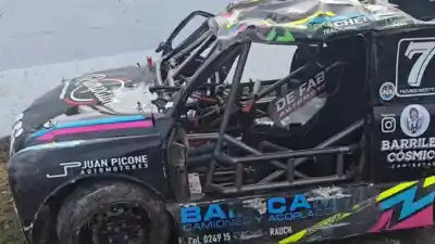 Dio varios tumbos en el aire: el impactante vuelco de Facundo Nocetti en Olavarría que asustó a todos
