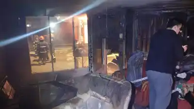 Insólito incendio en Comodoro: dos perros habrían provocado las llamas en un depósito