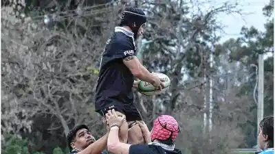 Un penal sobre la hora le dio el triunfo a Universitario en la Copa Santa Fe