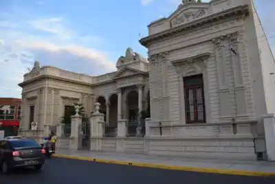El dolor que detuvo el regreso a clases en dos escuelas de la Capital