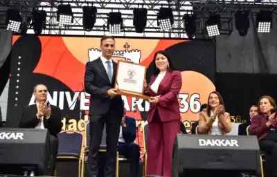 Con obras, promesas y un fuerte mensaje a los vecinos: así celebró Fernández sus 136 años