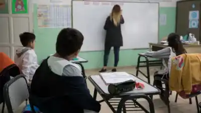 ¿Cuánto gana un docente en Río Negro? El dato que los posiciona entre los mejores del país