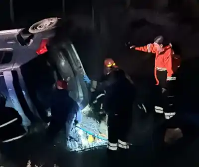 Cayeron a un barranco en la Ruta 3: lo que encontraron los bomberos al llegar