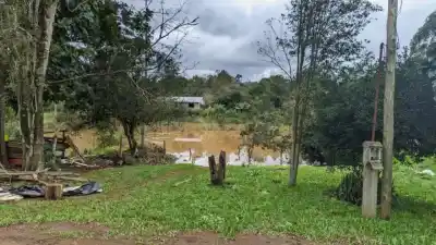 El río bajó y arranca el regreso: trasladan pertenencias de las familias evacuadas en El Soberbio
