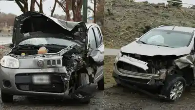 Dos vehículos chocaron de frente en la Ruta 25 y lo que encontraron en el interior sorprendió a los rescatistas