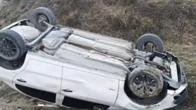 Hallaron un auto volcado en una ruta de Jujuy: el conductor estaba muerto