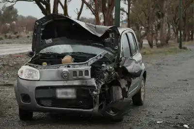 Dos autos cruzados en la ruta: el choque que paralizó el acceso a Rawson
