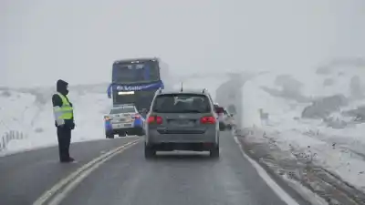 Alerta en Neuquén: el temporal no da tregua y ya hay más de 200 camiones varados