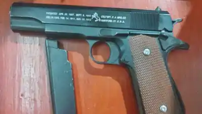 En 48 horas, la Policía de Mendoza detuvo a diez personas y secuestró armas y drogas en Ciudad y Guaymallén