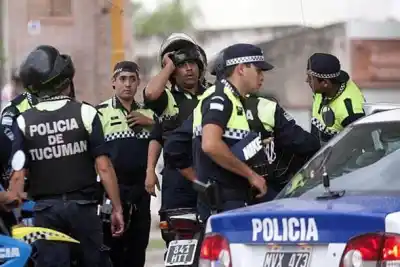 Hirió levemente a su compañera policía monteriza al tropezar y escaparse el tiro
