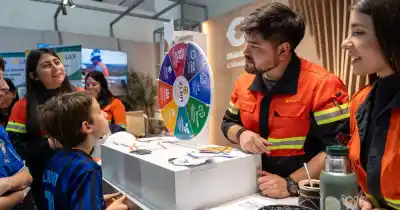La ruleta minera que robó miradas en la Fiesta del Poncho