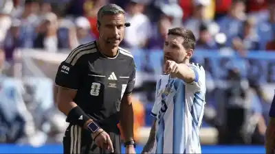 Se retiró el árbitro de la final del Mundial 2026 y las teorías conspirativas explotan