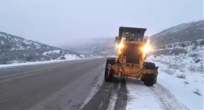 Alerta en Chubut: los tramos donde la nieve y el hielo ponen en riesgo a los conductores