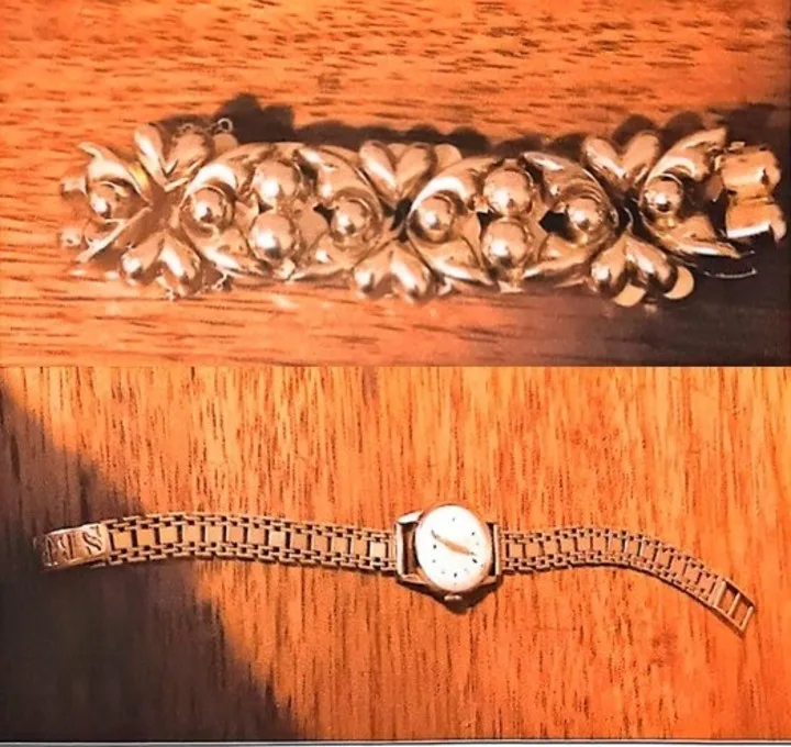 La pulsera y el reloj de oro de la chamana argentina María Florencia Bollini que su mamá empeñó en una estafa de presos.