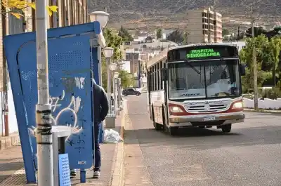 El conflicto que nadie esperaba: 75 trabajadores del transporte en Comodoro podrían quedar en la calle